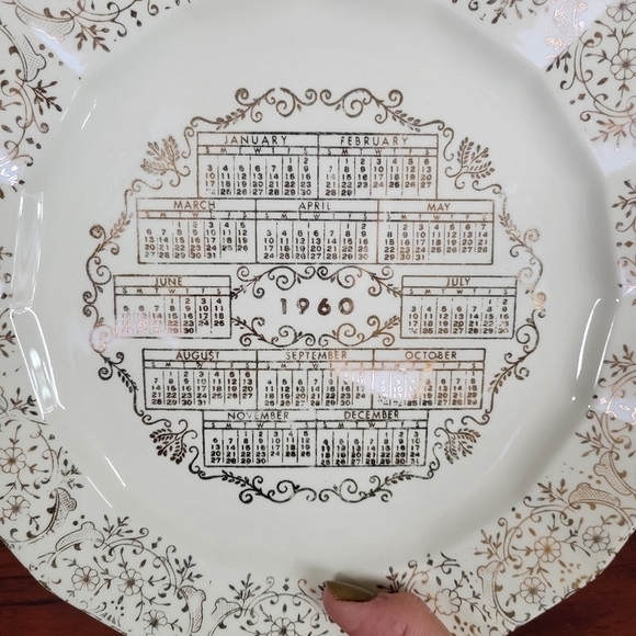 Vtg Harkerware 1960s Calendar Souvenir Plate Gold White Made‎ In USA Collectible - Picture 7 of 11